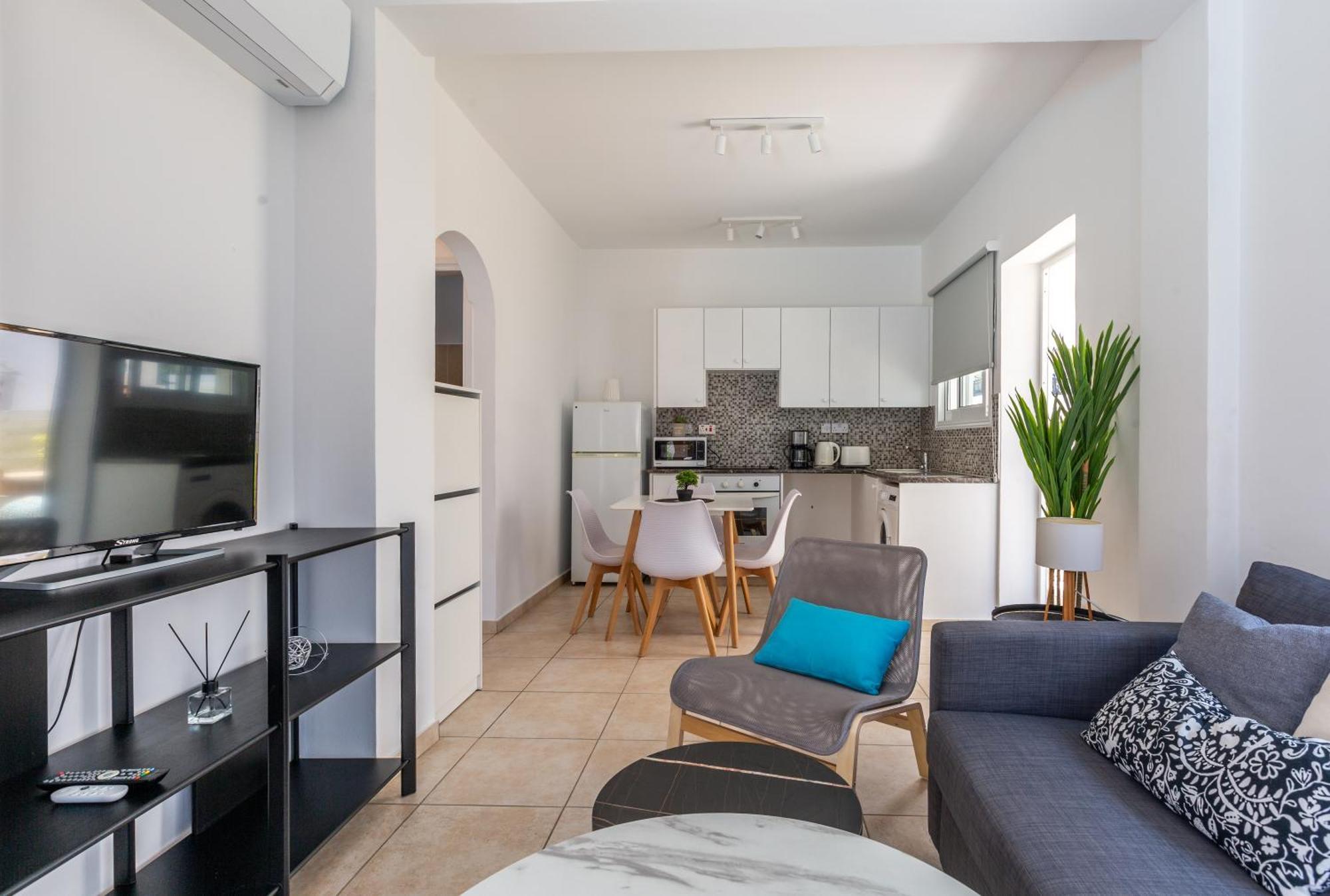 Beautiful One Bed Apartment In Paphos Exterior foto