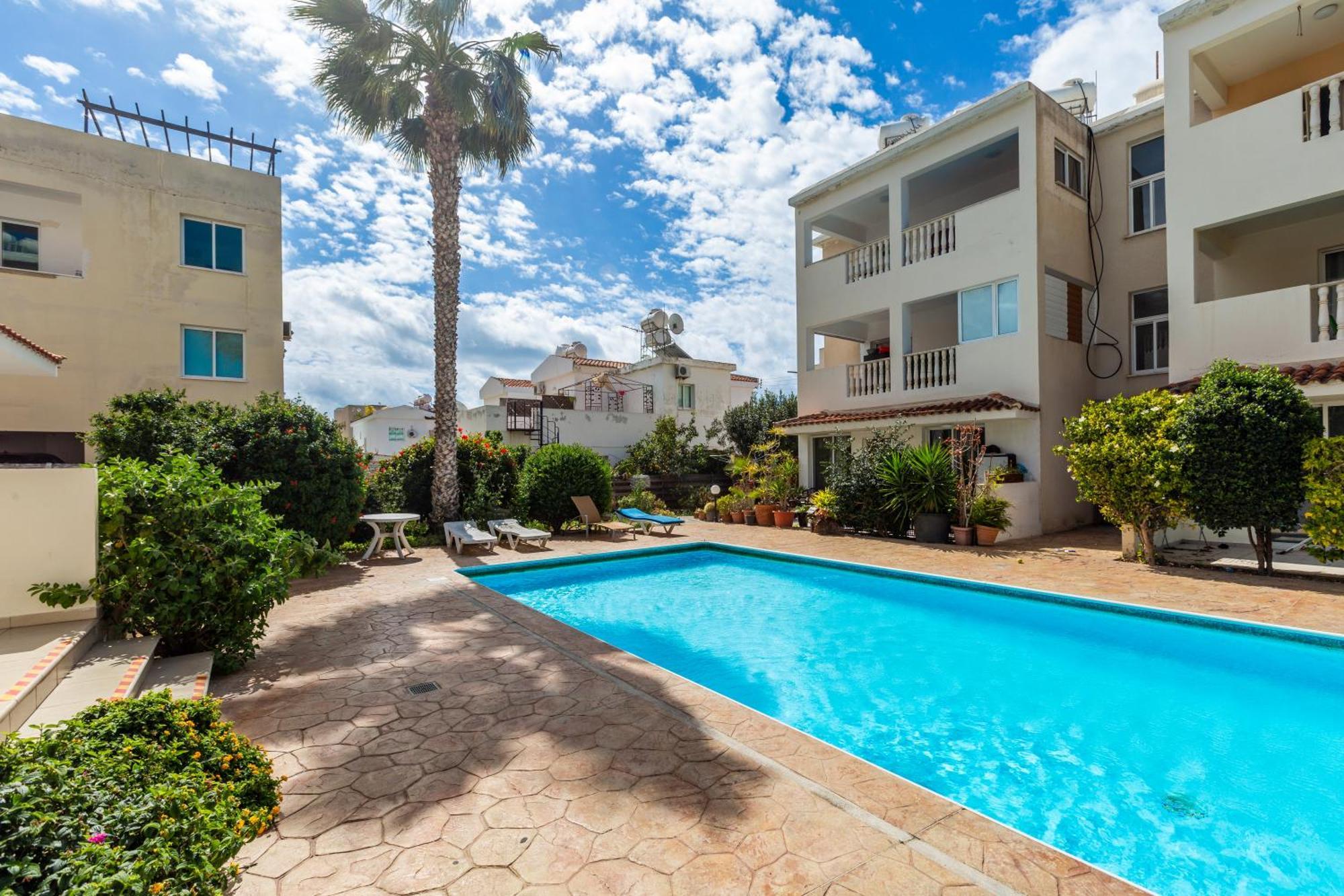 Beautiful One Bed Apartment In Paphos Exterior foto